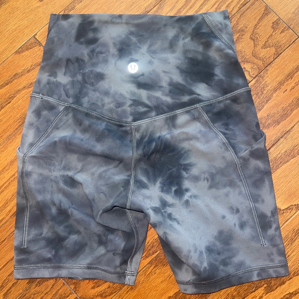 Lululemon Align Shorts 6” with Pockets (Size 2)